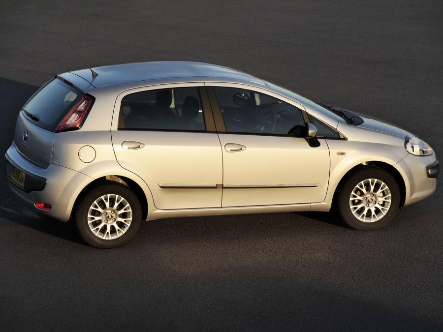  Fiat Punto Evo 5-Door 2010 года  (UK) (фото 7 из 16)